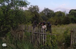 Gracz paintballowy w ruchu