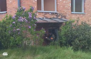 Kadr z rozgrywki na poligonie paintballowym Przystani Eskapada